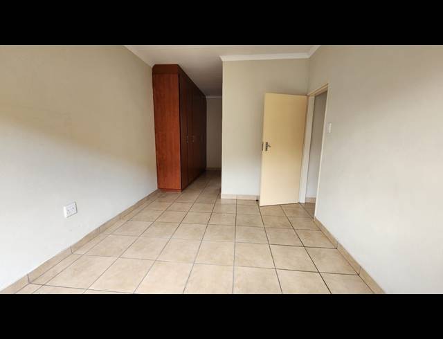 3 BEDROOM TOWNHOUSE FOR SALE IN WATERVAL EAST